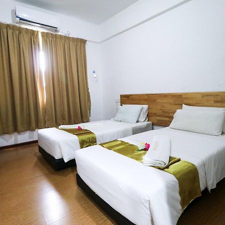 Am Transit Inn, Kuala Terengganu Esterno foto